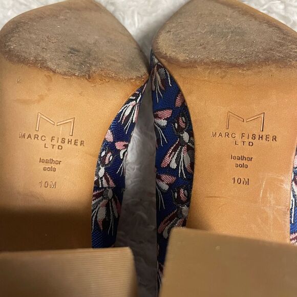 Marc Fisher brocade fabric royal blue   colorful flies print block heels SZ10M - Picture 11 of 11